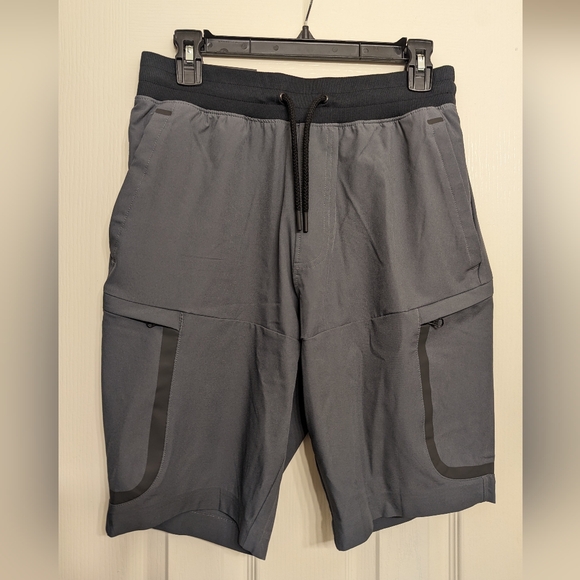 Under Armour Men's Sportstyle Elite Cargo Shorts 10" - Picture 1 of 3